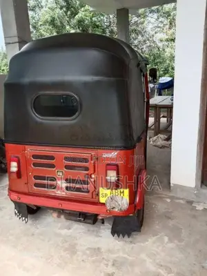 Bajaj RE 205 2016 Three Wheel (Used)