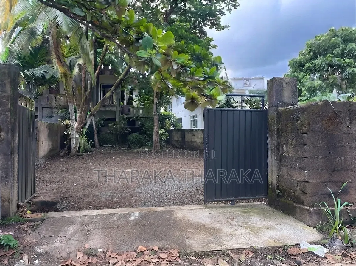 Ratnapura City - 21.5 Perches Prime Land for Sale