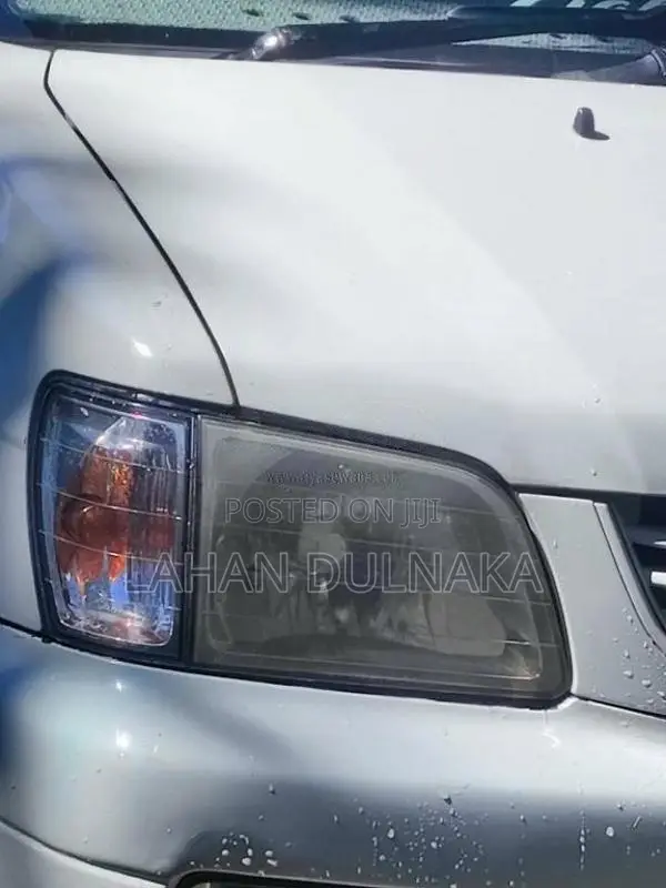 Toyota Noah 2000 Van (Used)
