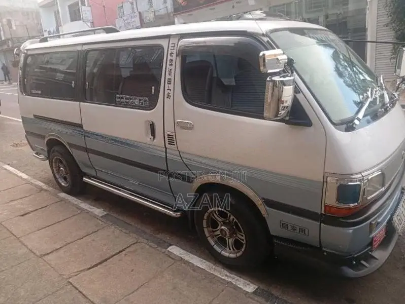 Toyota Dolphin 1996 Van (Used)