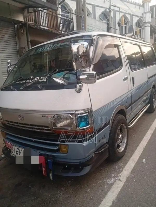 Toyota Dolphin 1996 Van (Used)