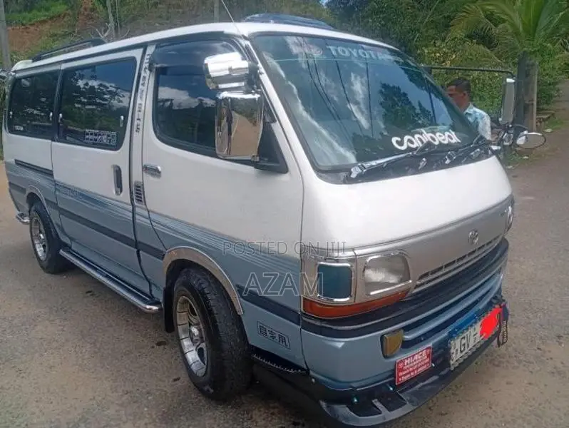 Toyota Dolphin 1996 Van (Used)