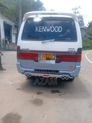 Toyota Dolphin 1996 Van (Used)