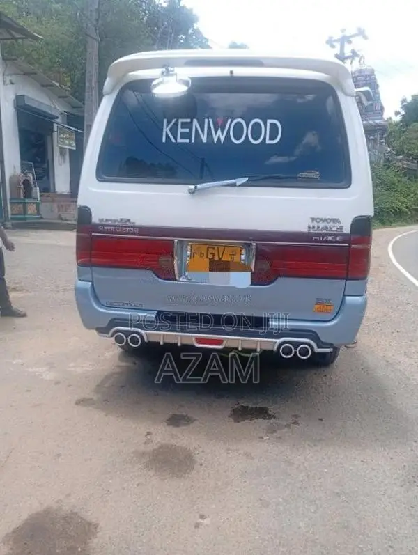 Toyota Dolphin 1996 Van (Used)