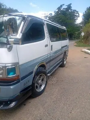 Toyota Dolphin 1996 Van (Used)