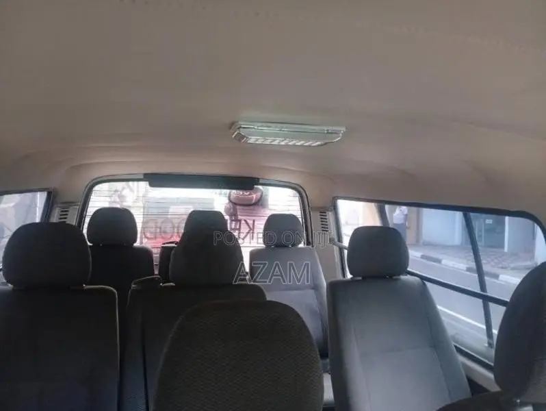 Toyota Dolphin 1996 Van (Used)