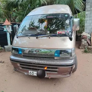 Toyota Dolphin 1993 Van (Used)