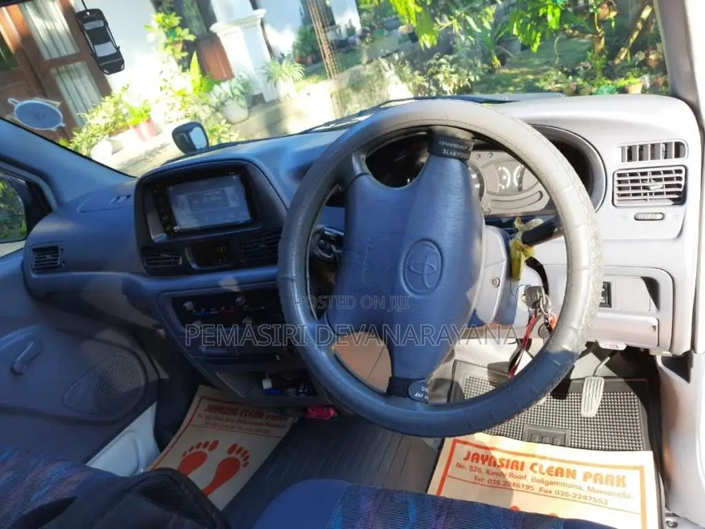Toyota Noah Kr42 2007 Van (Used)