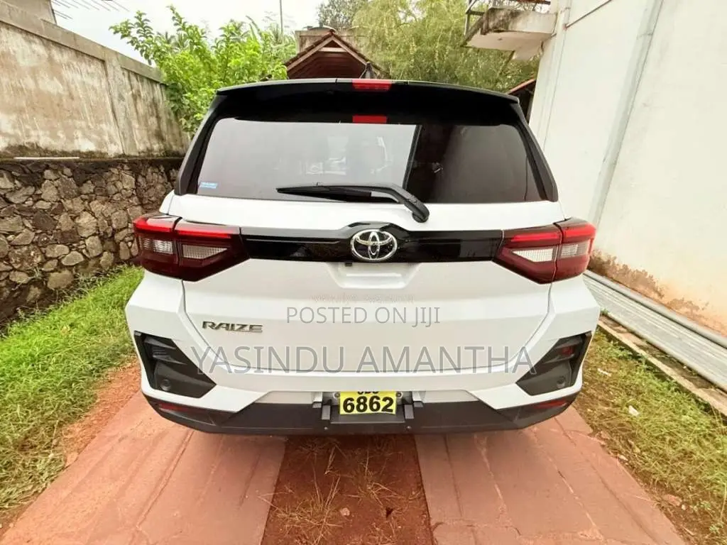 Toyota Raize 2023 SUV (Used)