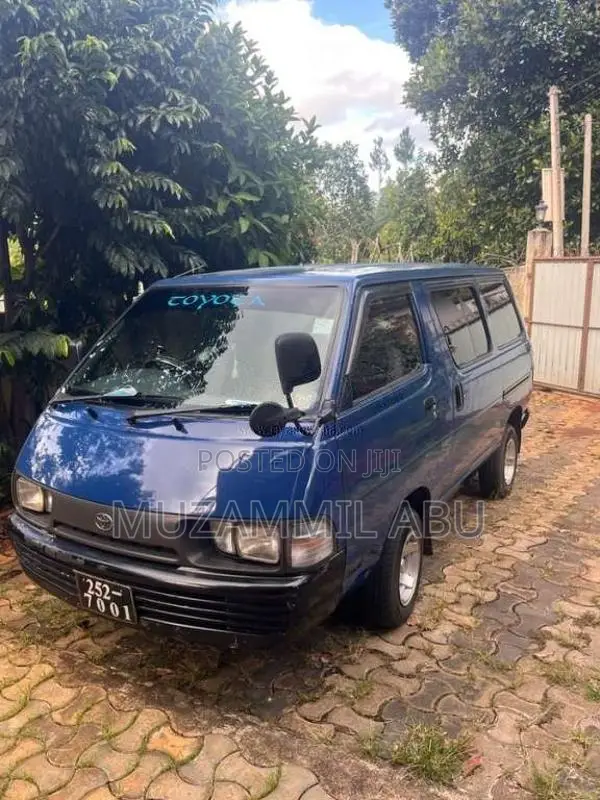 Toyota CR27 1994 Van (Used)