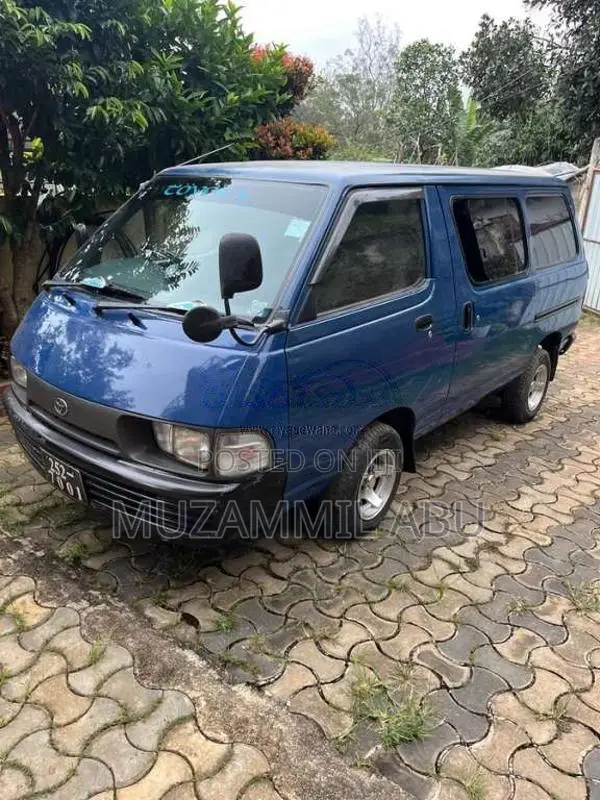 Toyota CR27 1994 Van (Used)