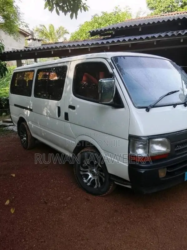 Toyota Dolphin 113 1992 Van (Used)