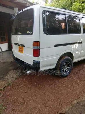 Toyota Dolphin 113 1992 Van (Used)