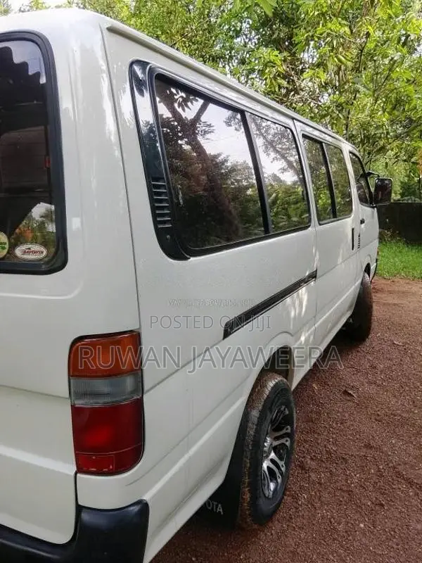 Toyota Dolphin 113 1992 Van (Used)