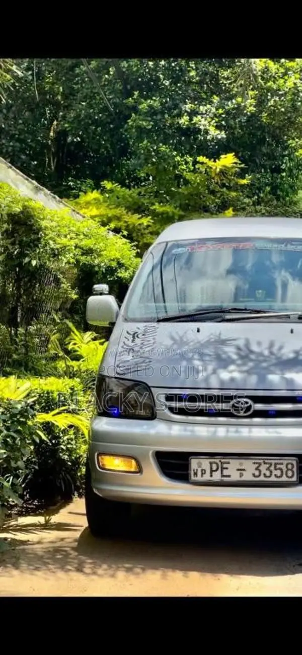 Toyota Noah 2007 Van (Used)