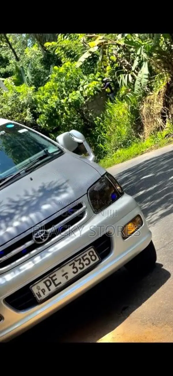Toyota Noah 2007 Van (Used)