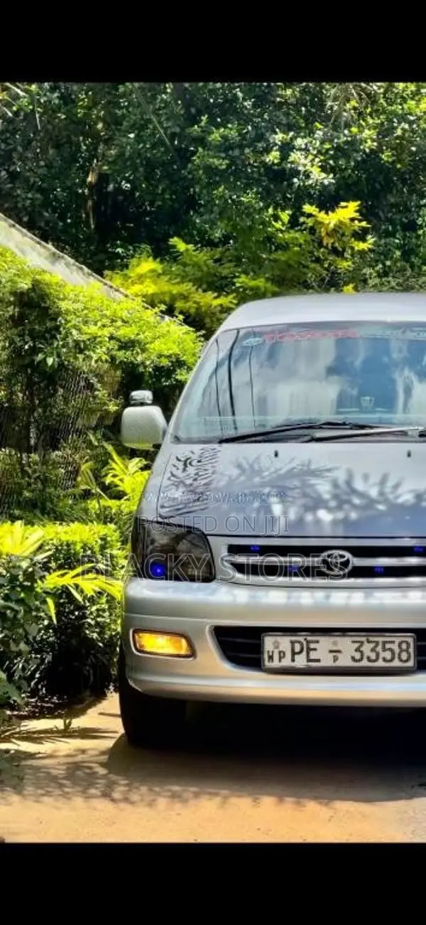 Toyota Noah 2007 Van (Used)