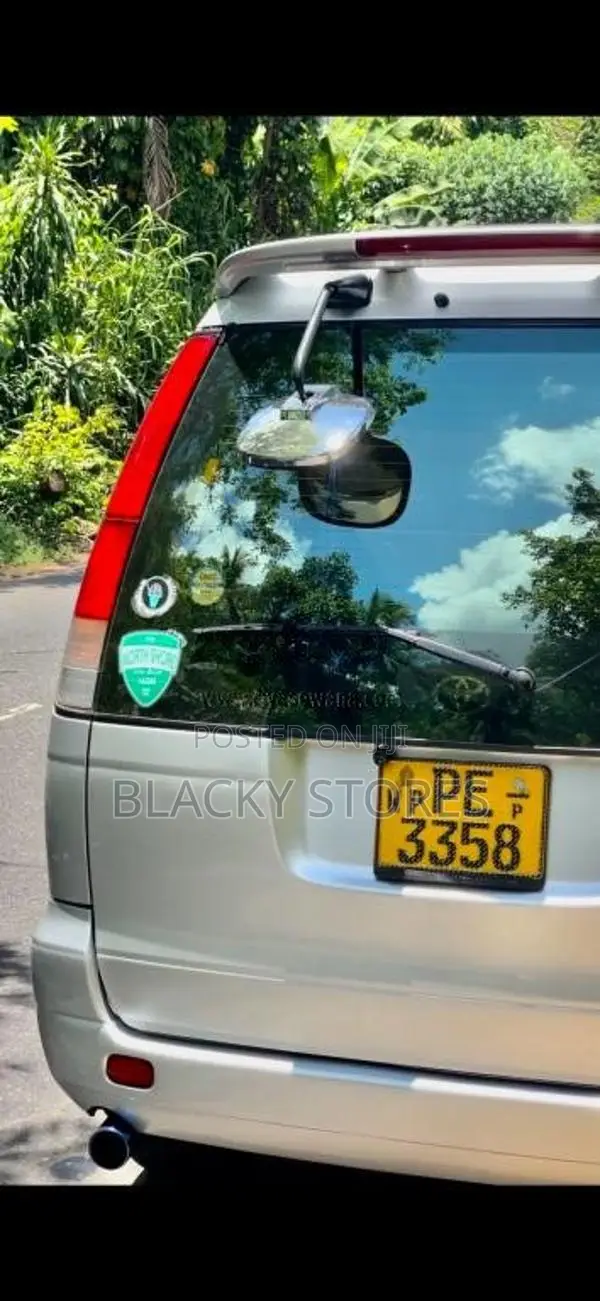 Toyota Noah 2007 Van (Used)