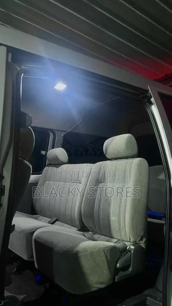 Toyota Noah 2007 Van (Used)