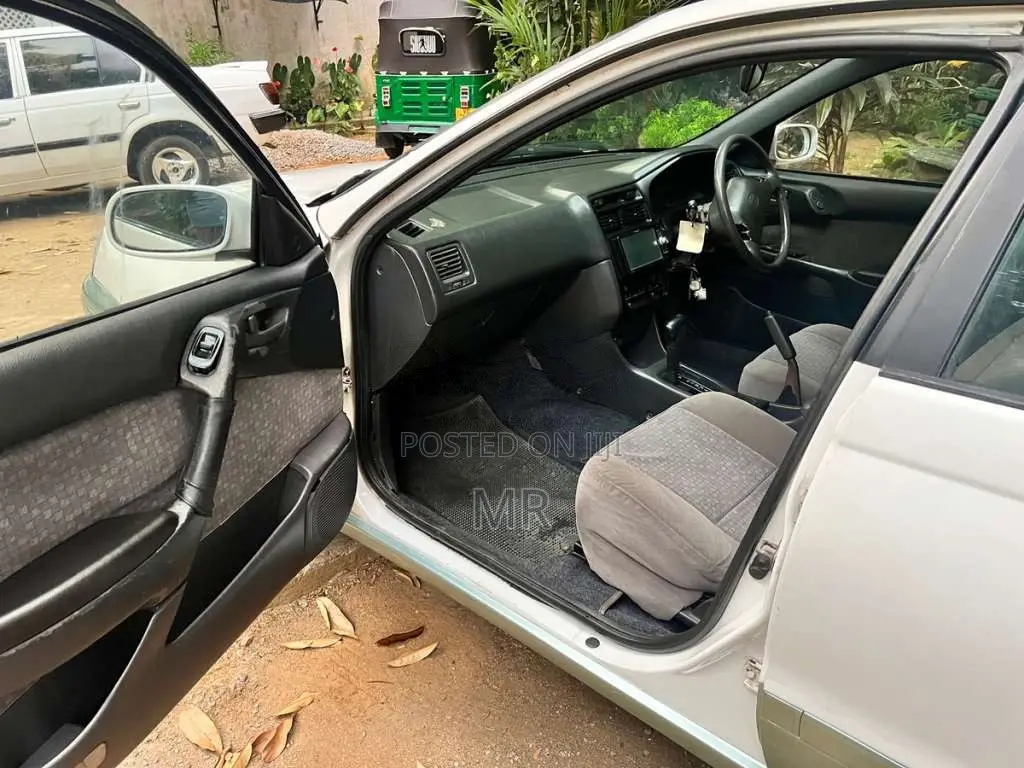 Toyota Caldina 1996 Car (Used)