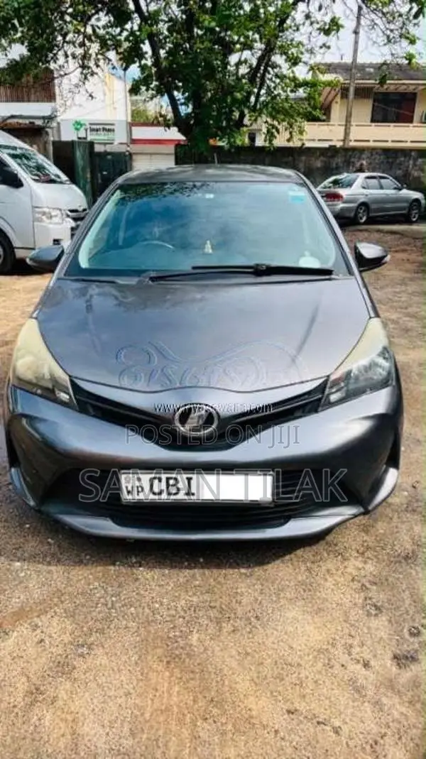 Toyota Vitz 2016 Car (Used)