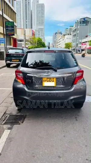 Toyota Vitz 2016 Car (Used)