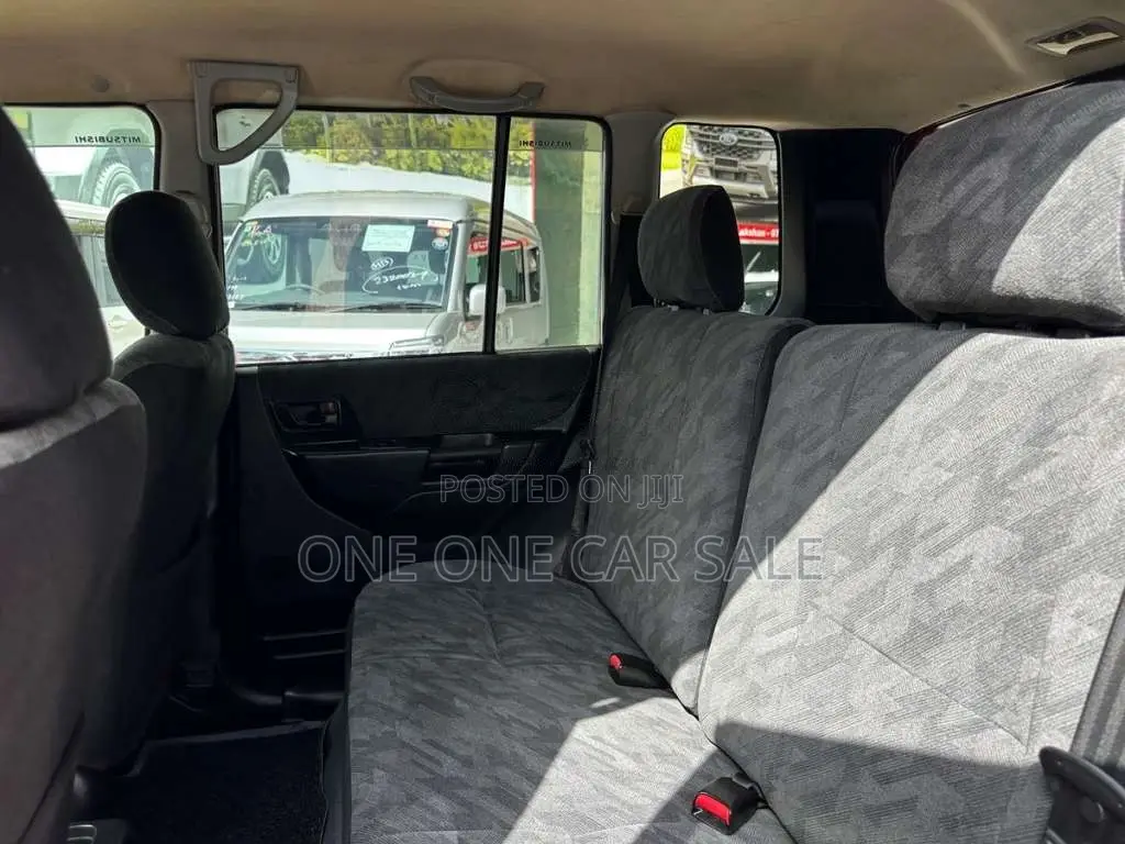 Mitsubishi Pajero Io 4WD 2000 SUV (Used)