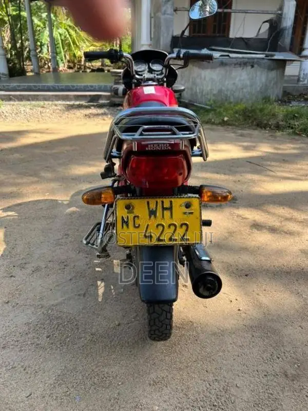 Hero-Honda CD DELUXE 2011 Motorbike (Used)