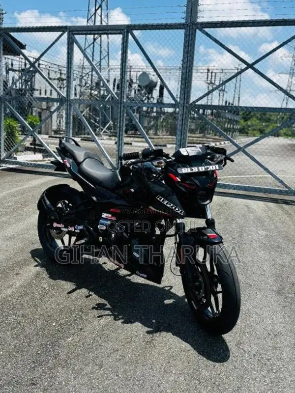 Bajaj N160 2025 Motorbike (Used)