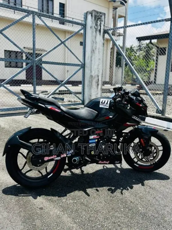 Bajaj N160 2025 Motorbike (Used)