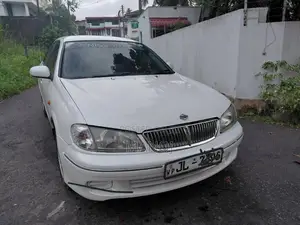 Nissan N16 2001 Car (Used)