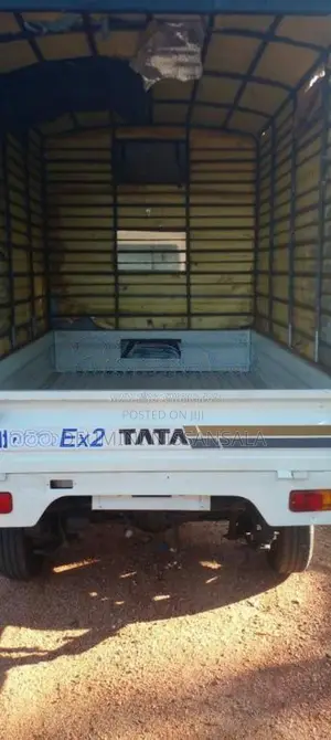 Tata Dimo batta 2012 Lorry (Used)