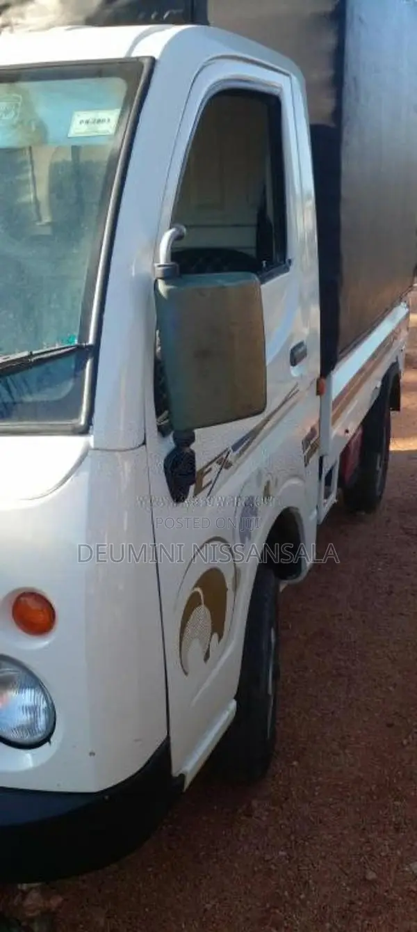 Tata Dimo batta 2012 Lorry (Used)