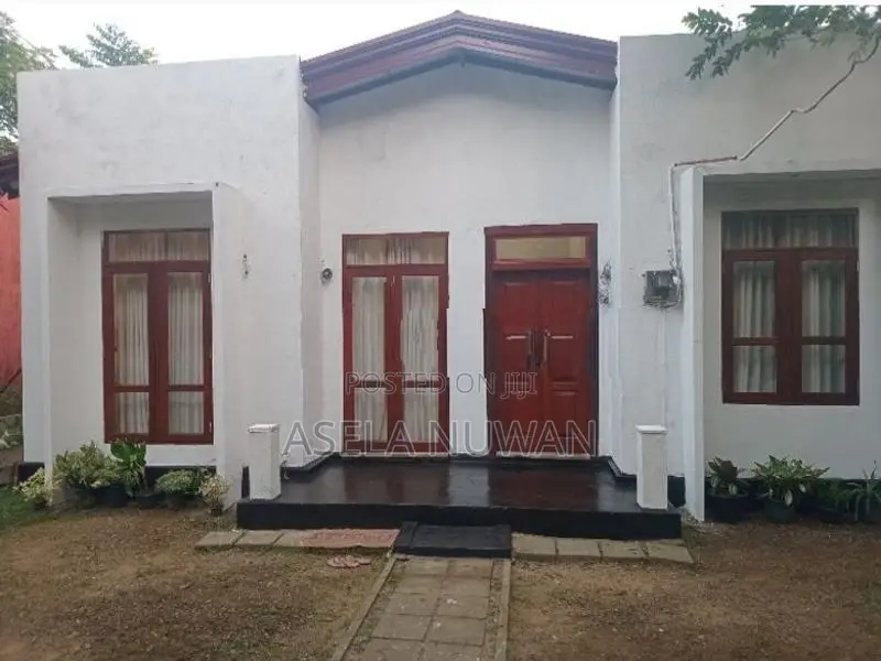 නිවස සහ ඉඩම විකිණීම පානදුරෙන්