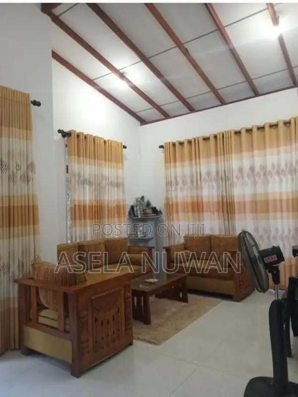 නිවස සහ ඉඩම විකිණීම පානදුරෙන්