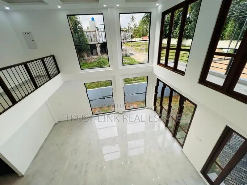 Brand New House with Roof Top for Sale in Kadawatha