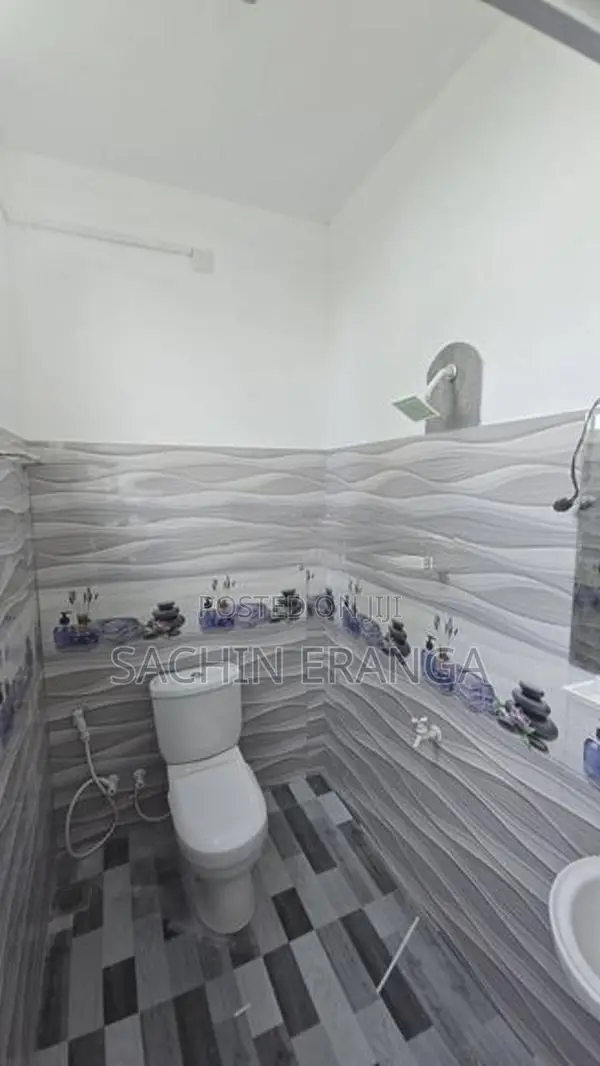 Building for Rent - Karandeniya