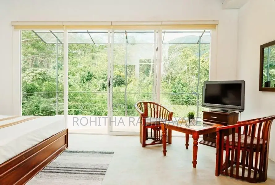 Kandy Tourist Bungalow for Sale