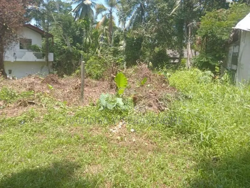 ඉඩම් දෙකක් විකිණීමට ඇත Moronthuduwa In Wadduwa