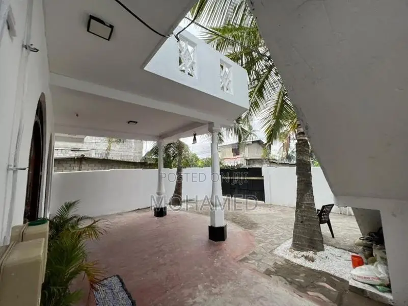 3-Unit Residential Property for Sale - Wellampitiya