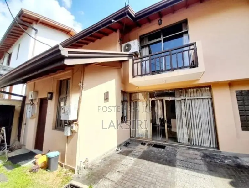 Nugegoda City Full Furnished Solar Electricity House Rent