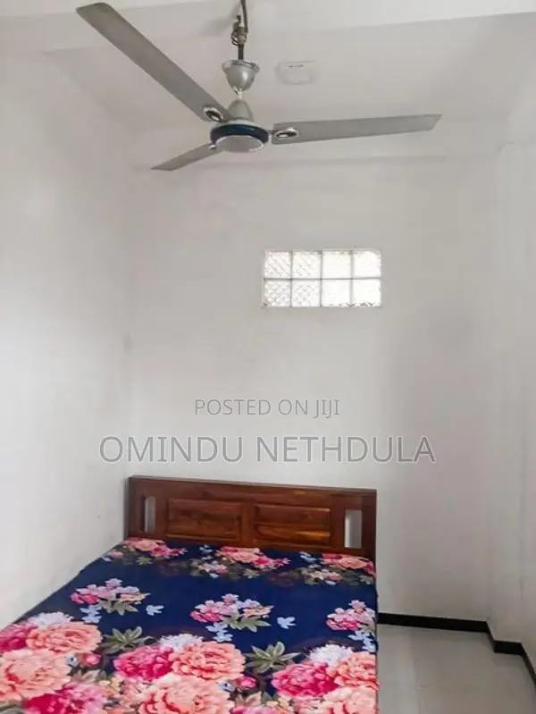 Room For Rent In Nugegoda