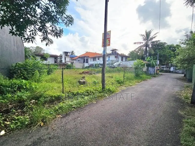 23 Perches Residential Bare Land For Sale Pelawatta