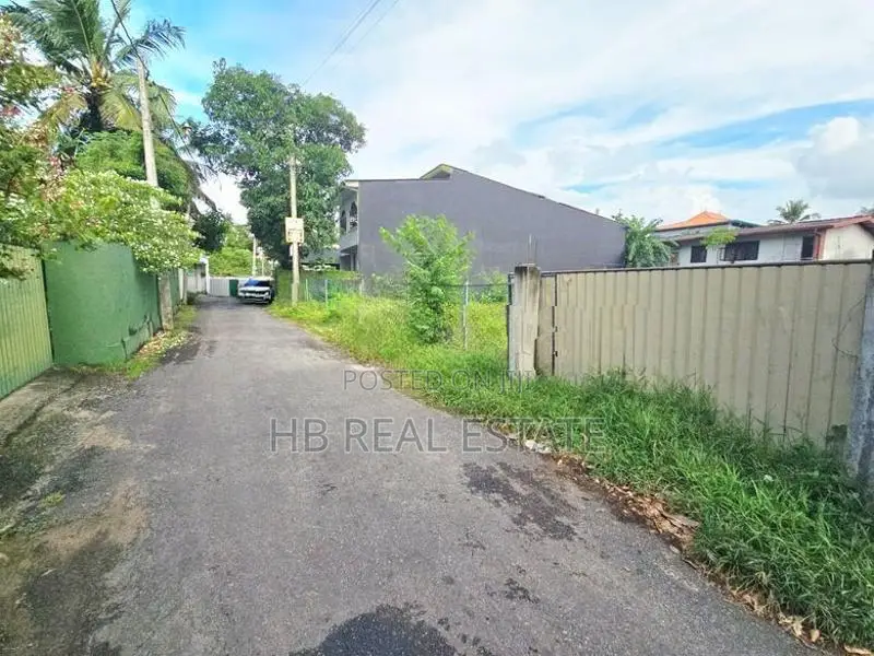23 Perches Residential Bare Land For Sale Pelawatta