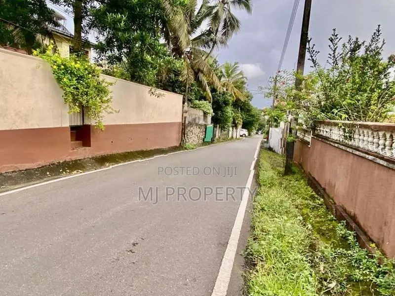 (TS-1211) Valuable Residential Bare Land Sale in Homagama
