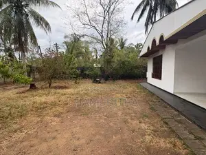 House with Land for Sale Mahiyanganaya