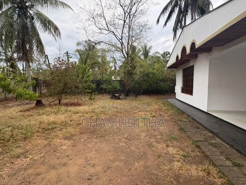 House with Land for Sale Mahiyanganaya