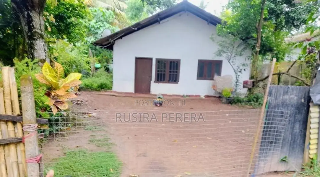 Land With House For Sale In Honnantara Piliyandala