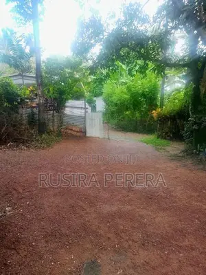Land With House For Sale In Honnantara Piliyandala