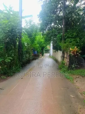 Land With House For Sale In Honnantara Piliyandala